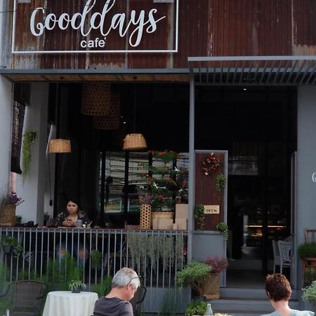The Good Days Hotel Udon Thani Room photo