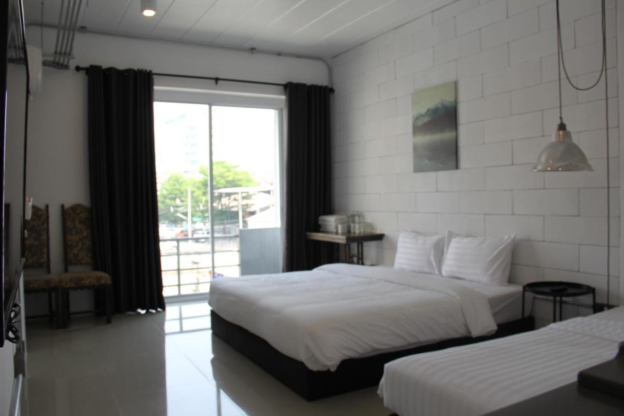 The Good Days Hotel Udon Thani Room photo